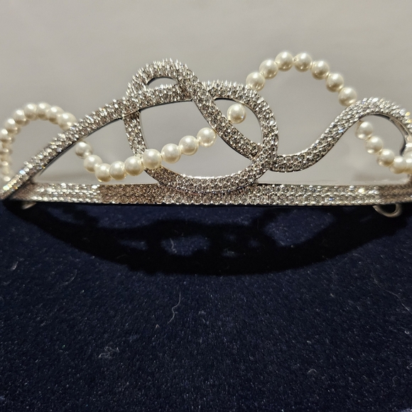 Swarovski Crystal and Pearl Bridal Tiara - Picture 4 of 9